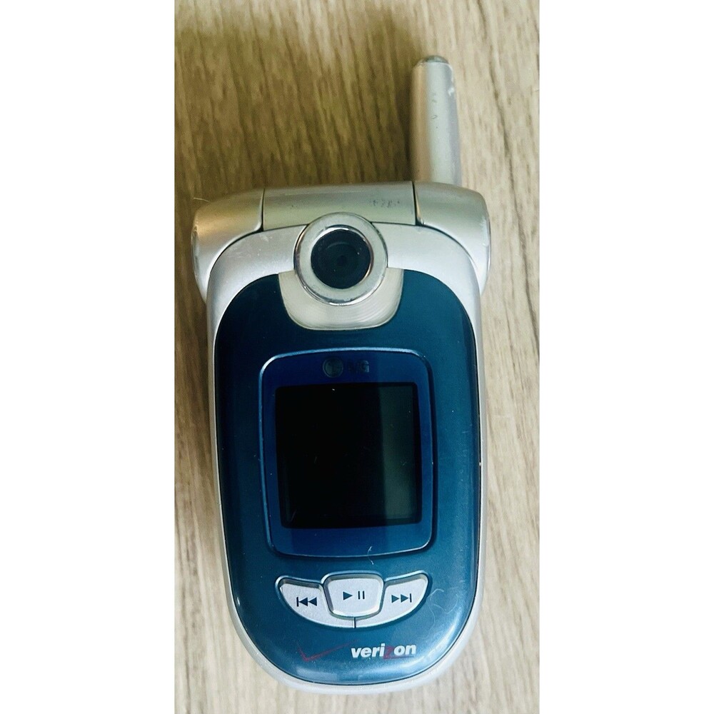 Verizon Branded LG VX5200 Clamshell Flip Phone Battery Silver and Blue Untested